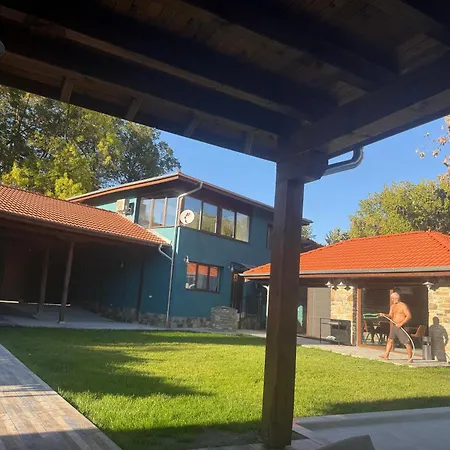 Дом отдыха синята къща La Casa Blu Debnevo