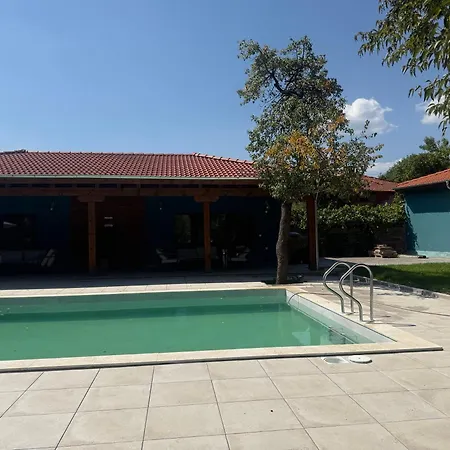 синята къща La Casa Blu * Debnevo