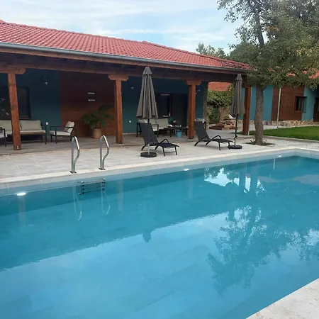 синята къща La Casa Blu Debnevo